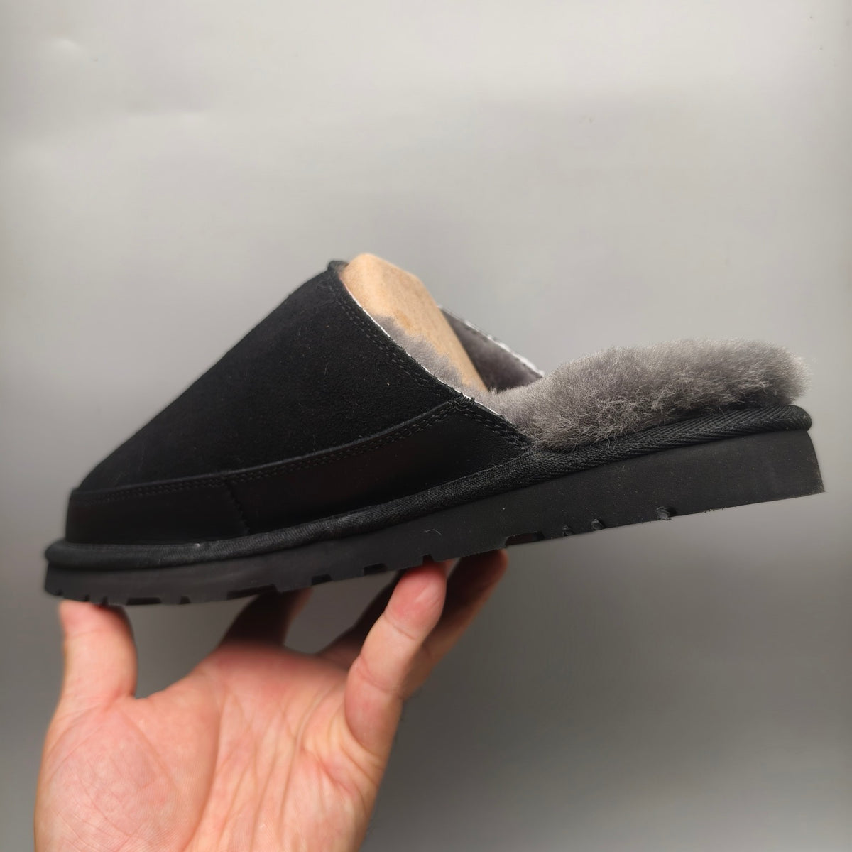 Black Ultra-Lightweight Casual Fluffy Slippers for Men – In Stock