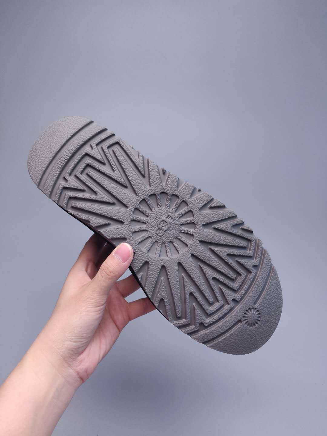 Black Men’s Slip-On Low-Top Sneakers – In Stock