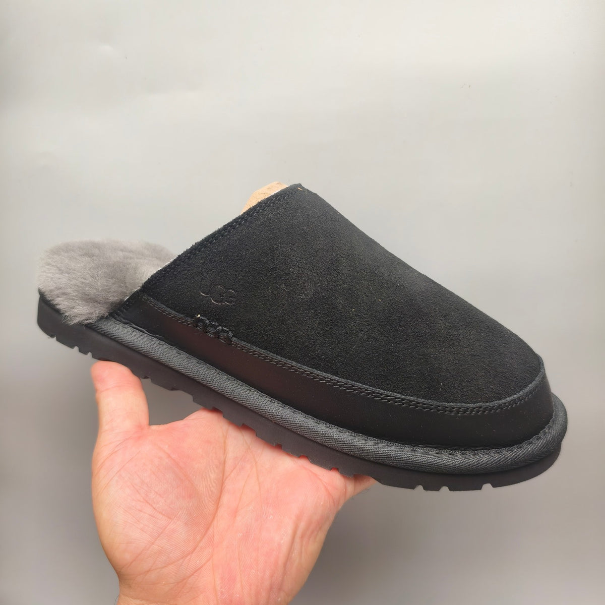Black Ultra-Lightweight Casual Fluffy Slippers for Men – In Stock