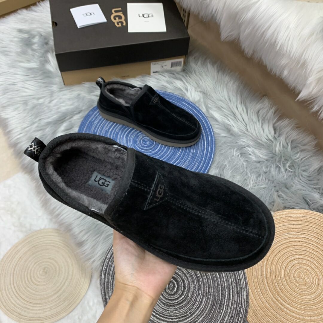 Black Men’s Slip-On Low-Top Sneakers – In Stock