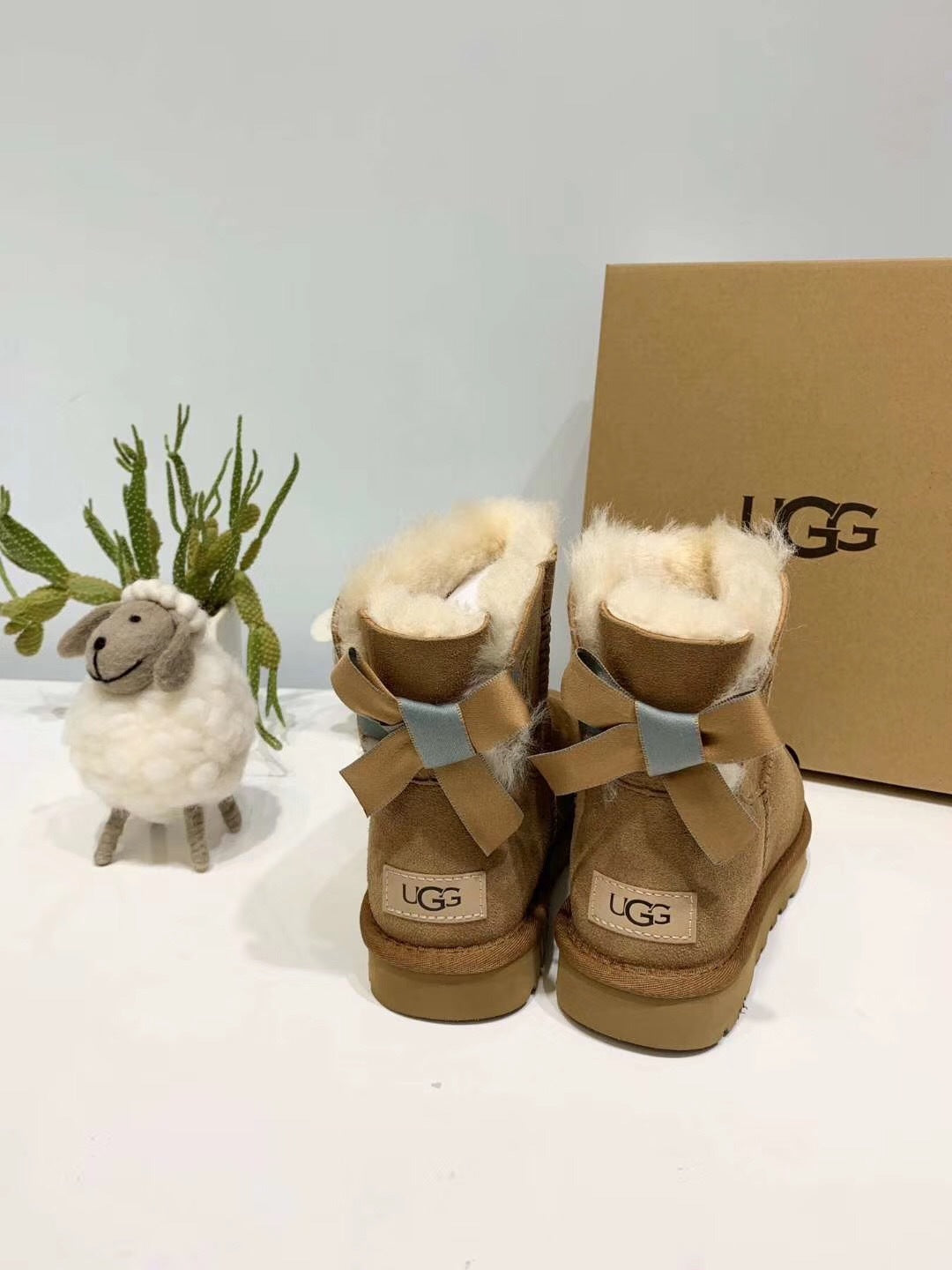 Chestnut Bow Shimmer Ballet Flats – Mukesi Winter Collection