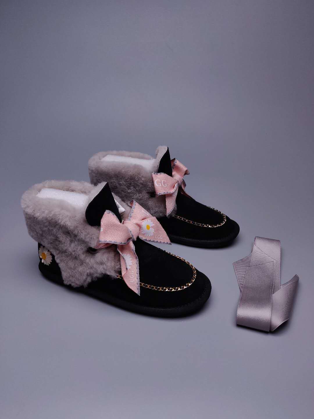 Black Daisy Chain Ribbon Shoes – In Stock
