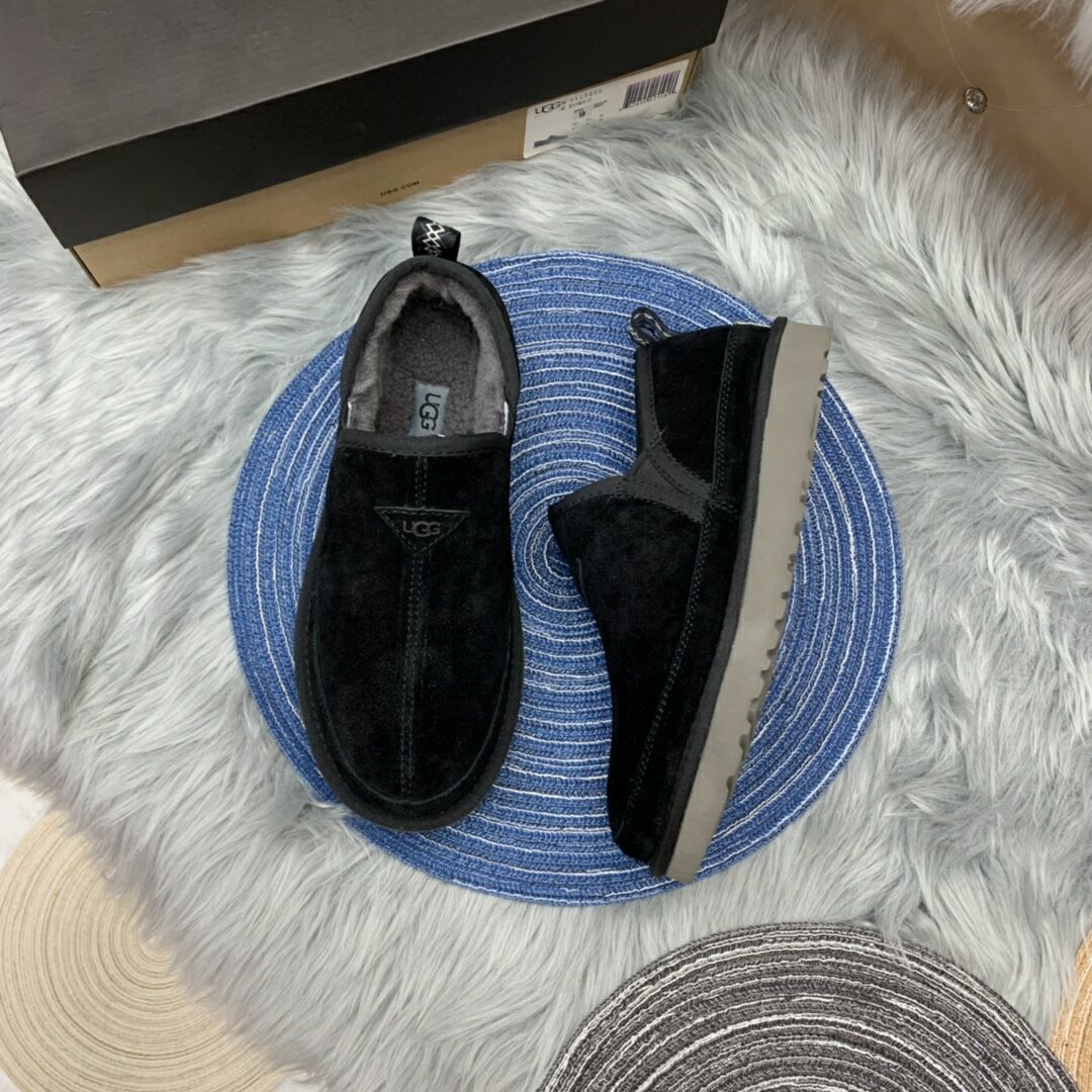 Black Men’s Slip-On Low-Top Sneakers – In Stock