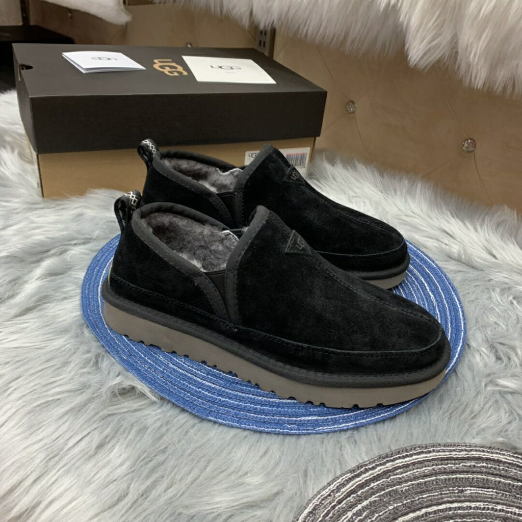 Black Men’s Slip-On Low-Top Sneakers – In Stock